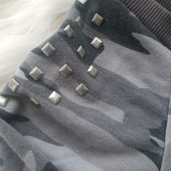 Shirt - Picture 2 of 2